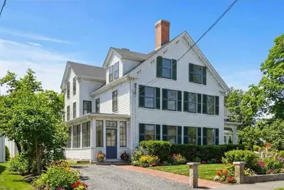 Image de Historic Home Located in the Heart of Sandwich Village