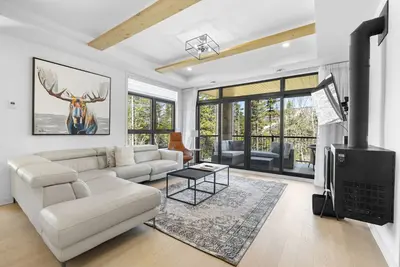 Image de 3bdrs w/ Pool & Sauna near Village