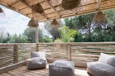Image de Villa neuve entièrement équipée de 362 m², située à Ramatuelle