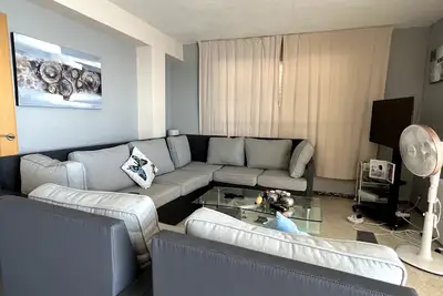 Image de Fantastic accommodation in first line of Levante beach, Benidorm.
