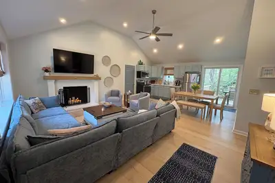 Image de Happy As A Clam: 3-bedroom house in peaceful Sandwich, Ma