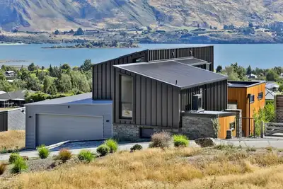 Image de Modern Wanaka Escape with Mezzanine Loft