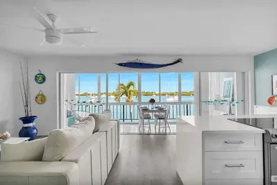 Oceanview Condo w/ Pool + Direct Beach Access