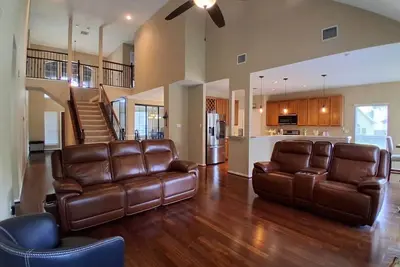 Image de Lake Houston Retreat | Walk to Lake + Golf | 4br