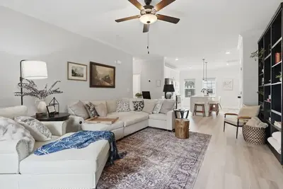 Image de Urban Southern Getaway|Game Room & Golf Range Net