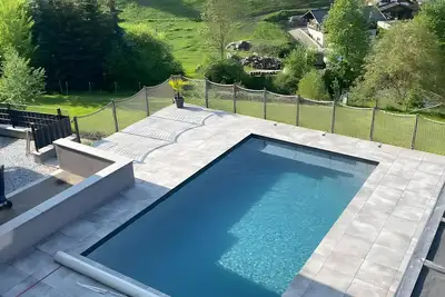 Image de Maison de campagne avec piscine chauffée, vue panoramique et jardin privé