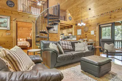 Image de Hike, Bike, Tubing, Whitewater Rafting! Saluda Gem