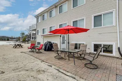 Image de Beachfront Bliss on Newfound Lake! Bristol Condo
