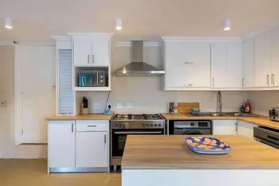 Image de Private Sanctuary Beach Apartment | Walk to Beach