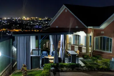 Image de Grande villa Kimironko avec jacuzzi