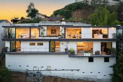 Image de Saint Ives Reserve - Sunset Strip Retreat w/ Epic City-to-Ocean Views
