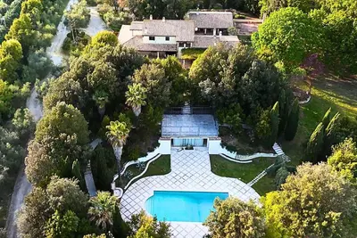 Image de Maison de vacances privée avec piscine privée, Wifi, climatisation, bain à remous, Tv, patio