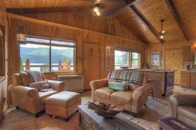 Image de New Listing! Lakeview Cabin with Mountain Views, Deck, Grill, Ac
