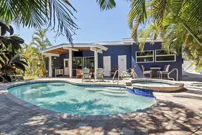 Image de Captain's Quarters- 3 bedrooms across from canal- 28 nights