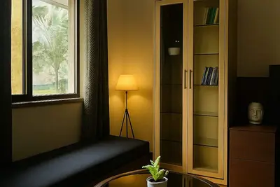 Image de Peaceful  2bhk in Versova Mumbai with multiple balconies