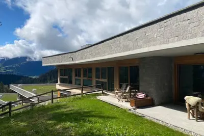 Image de Alp Resort Ski In/Ski Out, (Laax Murschetg). 4. 5 Zimmerwohnung by Interhome