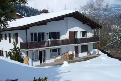 Image de Surrieven / Zwicker, (Laax Dorf). 3. 5 Zimmerwohnung by Interhome