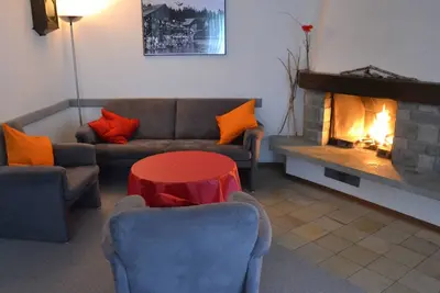 Image de Arcula, (Flims Dorf). Grosszügige 3. 5 Zimmerwohnung, 105 m2, ruhig & zentral ge by Interhome