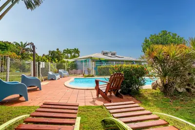 Image de Bungalow Le Raisinier, 2 chambres climatisées, vue mer, piscine partagée
