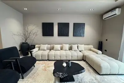 Image de Luxe 2Bedroom / 2. 5Bathroom in Lekki with 24-7 Power, Pool, Views and Security