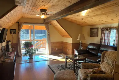 Image de The \"Sweet Suite\" A Second floor suite with an exquisite view of the Yough River