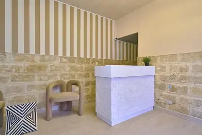 Image de Elegant Studio Suite w/ Private Balcony
