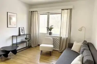 Image de Quiet 1br Apartment with Balcony, 20min to City