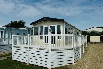 Image de Lovely caravan with decking at Solent Breeze in Hampshire ref 38051a