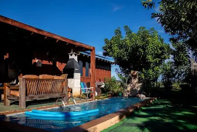 Image de Chalé c/ Ar-Condicionado, Piscina e Churrasqueira