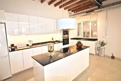 Image de Apart. Grande Y Luminoso En El Centro De Alicante by Interhome