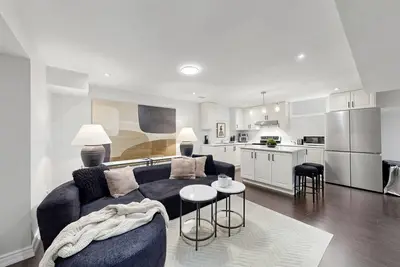 Image de Chic 2br Suite Stylish Stay w/ Kitchen + Backyard