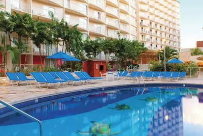 Image de Central Waikiki Stay Near Beach, Shops & Spacious 1br Suite Comfort