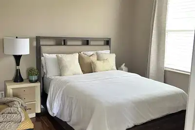 Image de Stunning 4-bedroom house on golf course & walking distance to Wekiva State Park!
