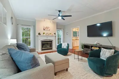 Image de Spacious 3 Br • Hot Tub • Easy Wine Country Access