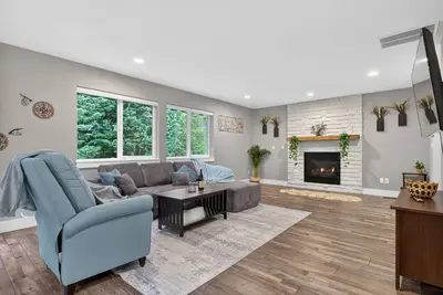 Image de Hillsboro Hideaway  Near Golf  2 Living Spaces