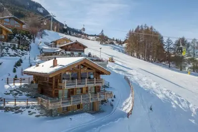 Image de Chalet Oak Tree amazing, sauna, ski-in/out by Interhome