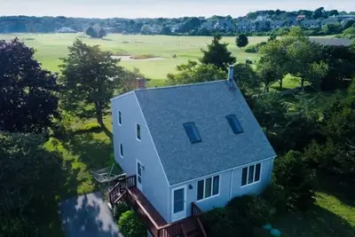 Image de Golf course and sunsets views. Close to great beaches, dining and downtown.