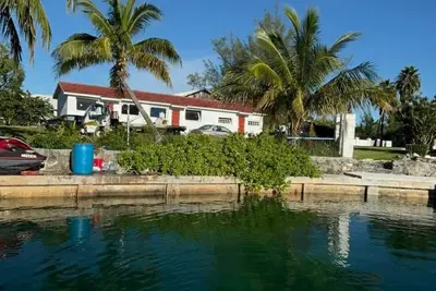 Image de Waterfront house w dock seawall, Atlantic waters. All toyes. Aport free pickup