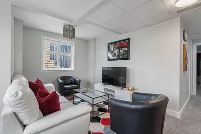 Image de 2Bed + 2Bathroom apartment in downtown Urban Calgary
