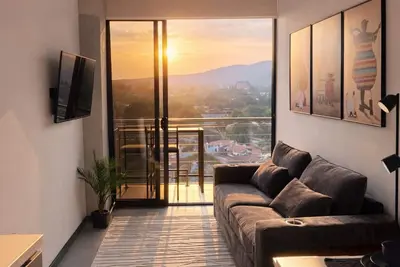 Image de Stylish 1br in Art Haus  Walk to Restaurants & Nightlife
