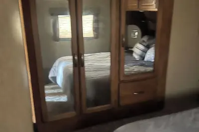 Image de Soothing 1-bedroom Rv with Ac in welcoming Guy tx