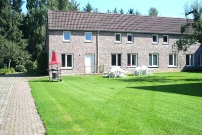 Image de Bungalowpark Landsrade - Geschakelde Bungalow 25 by Interhome