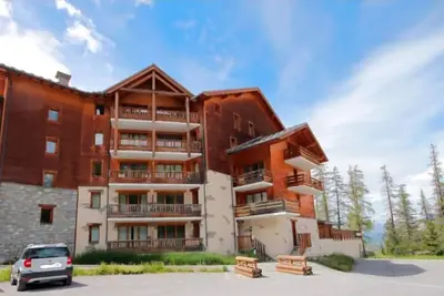 Image de Homerez - Appartement cosy à Vars avec vue sur le lac