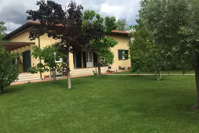 Image de House surrounded by greenery 10 minutes from the sea and the pier of Forte dei Marmi.