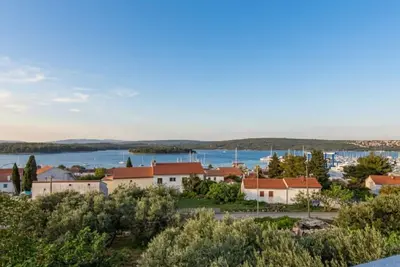 Image de Apartman Old town with sea view by Villas Guide
