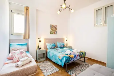 Image de Chambre Triple Confort – Salle de Bain Privée avec Entrée Séparée