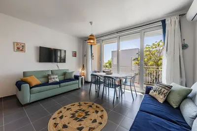 Image de Talea Sun & Sea Haven | 1br Apartment by PikHost