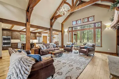 Image de Calm Rustic Retreat with Access to Forest House