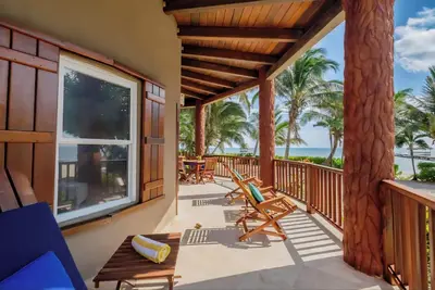 Image de Indigo Belize 5a - Open concept living in a luxury 3 bedroom unit Beachfront.