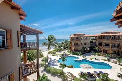 Image de Indigo Belize 5c boasts exceptional views of the Caribbean sea and reef